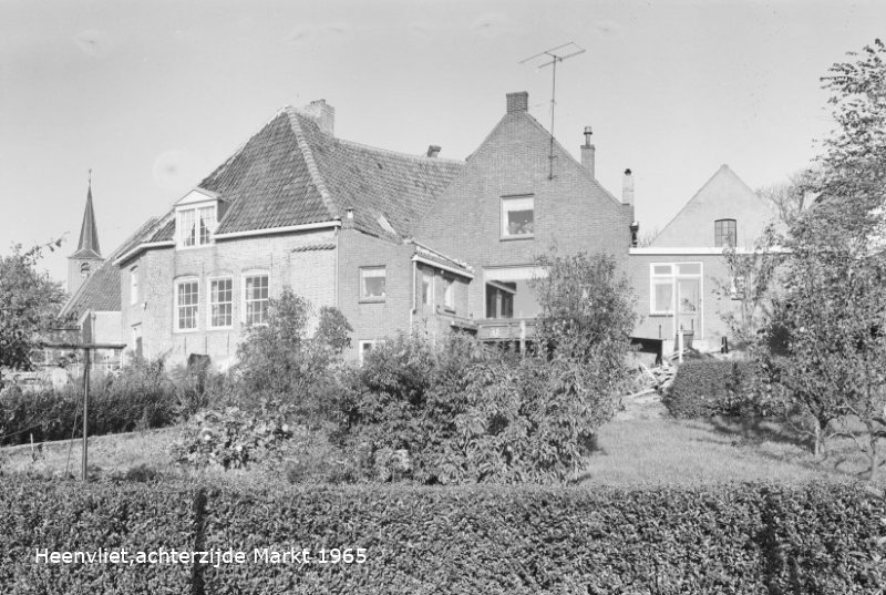 heenvliet-markt-achter-1965