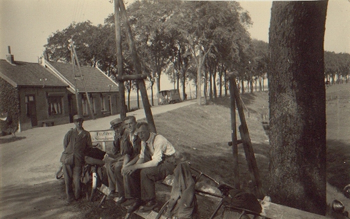 piershil-oudendijk-bocht-pontfaht-nach-simonshaven-1942